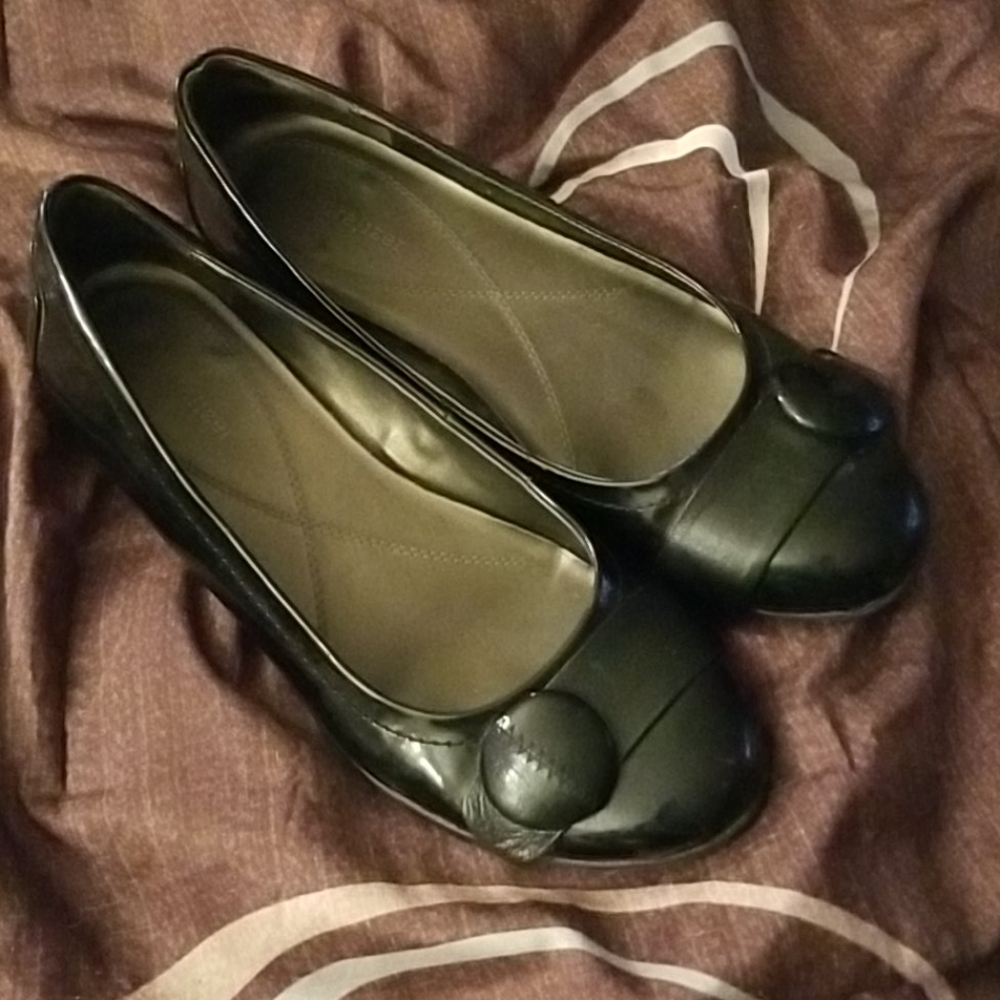 Naturalizer black dress shoe